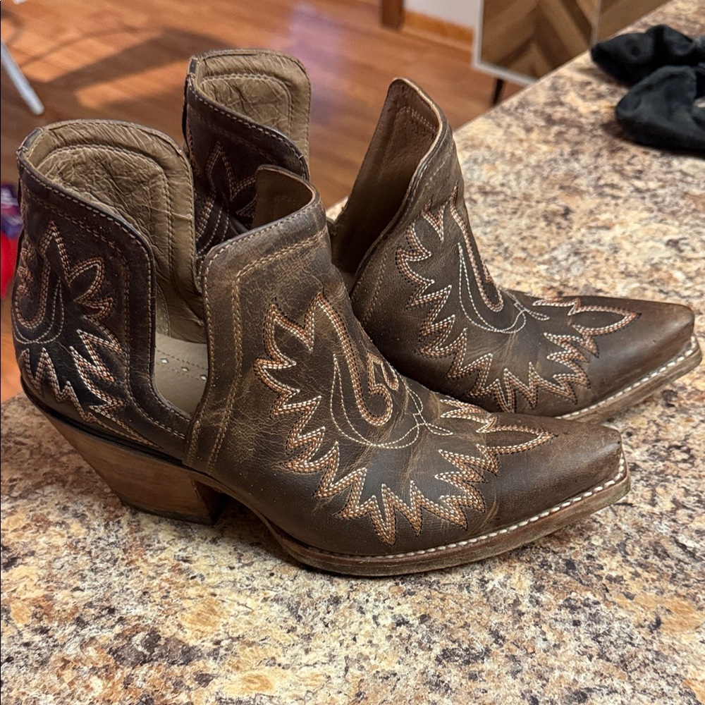 Ariat Dixon Western Embroidered Ankle Boots - Brown
